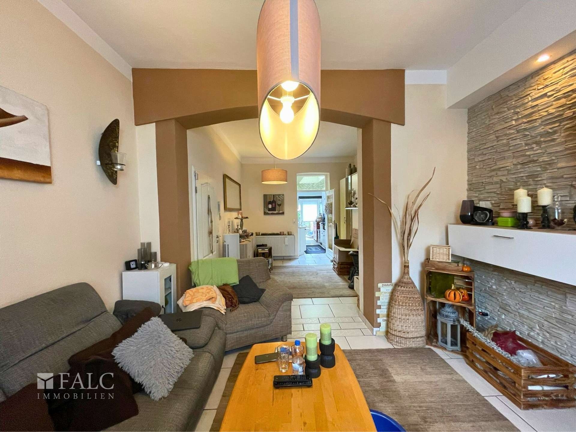 Wohnzimmer mit Blick zur Küche